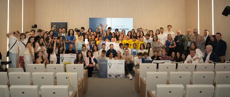El equipo de El Corcho gana el premio Gonzalo Estefan&iacute;a 2026