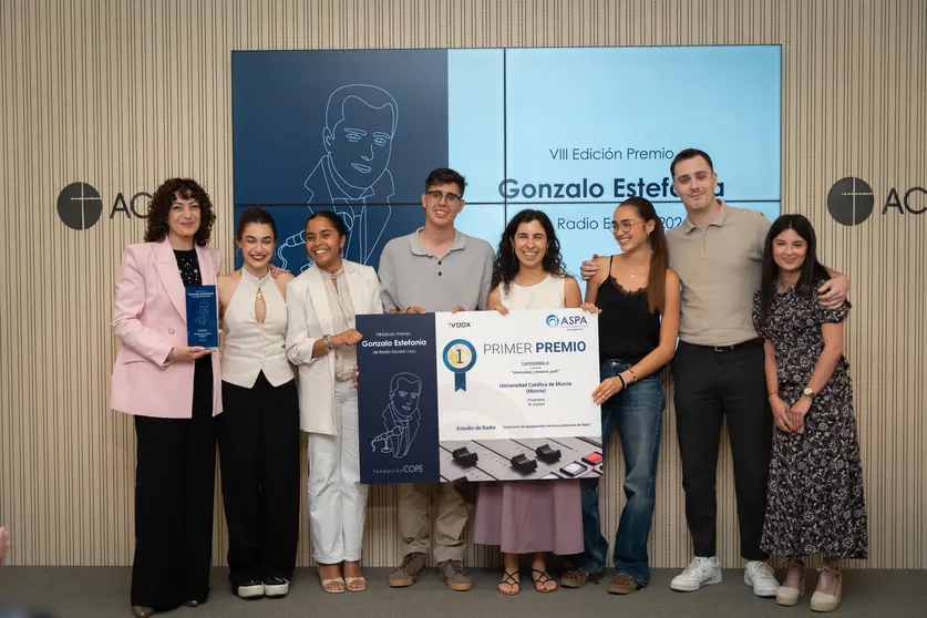 Foto premios Gonzalo Estefan&iacute;a