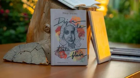 La primera obra de la escritora, Mar&iacute;a Trajano "Dejar la tinta fluir"/ Fuente: Mar&iacute;a Trajano