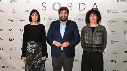 De izquierda a derecha: Eva Libertad, Fernando L&oacute;pez Miras y Nuria Mu&ntilde;oz, en el estreno de "Sorda" en Murcia